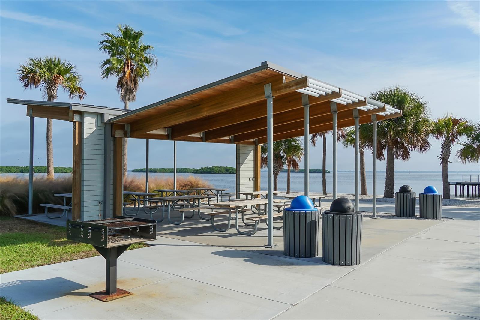 Image 14 of 29 For 579 Bayview Drive