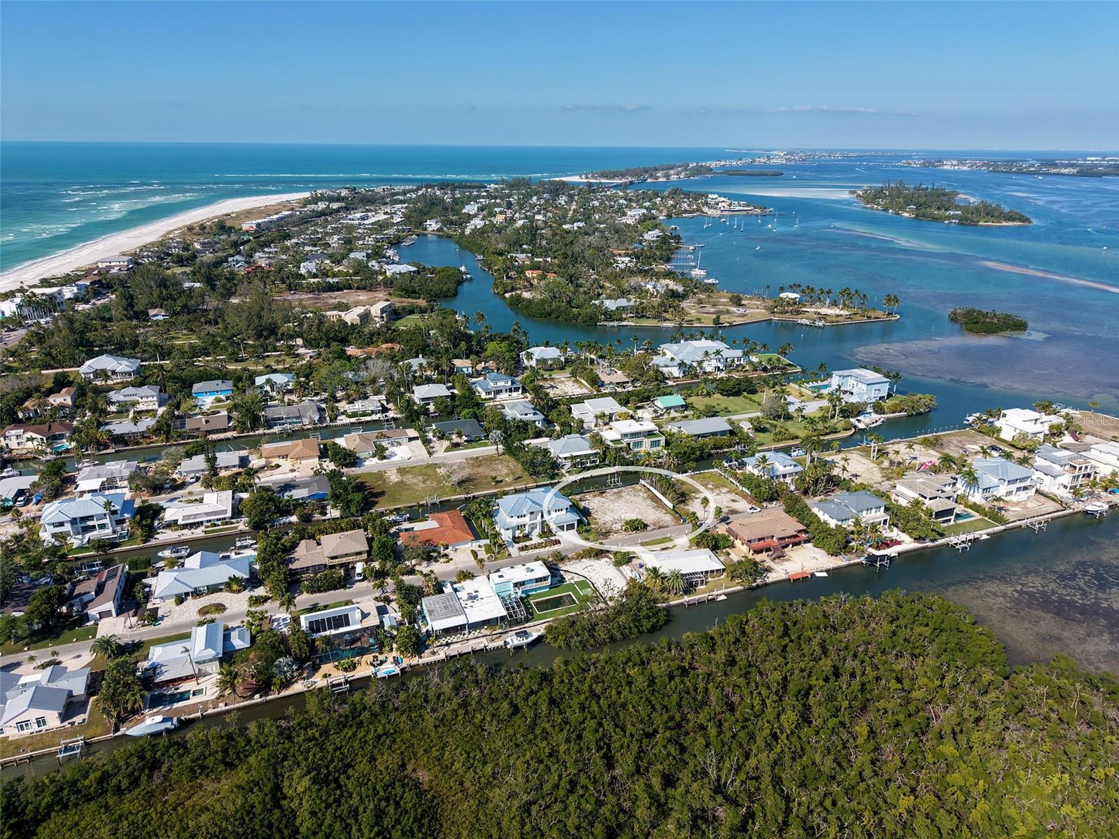 Image 3 of 29 For 579 Bayview Drive