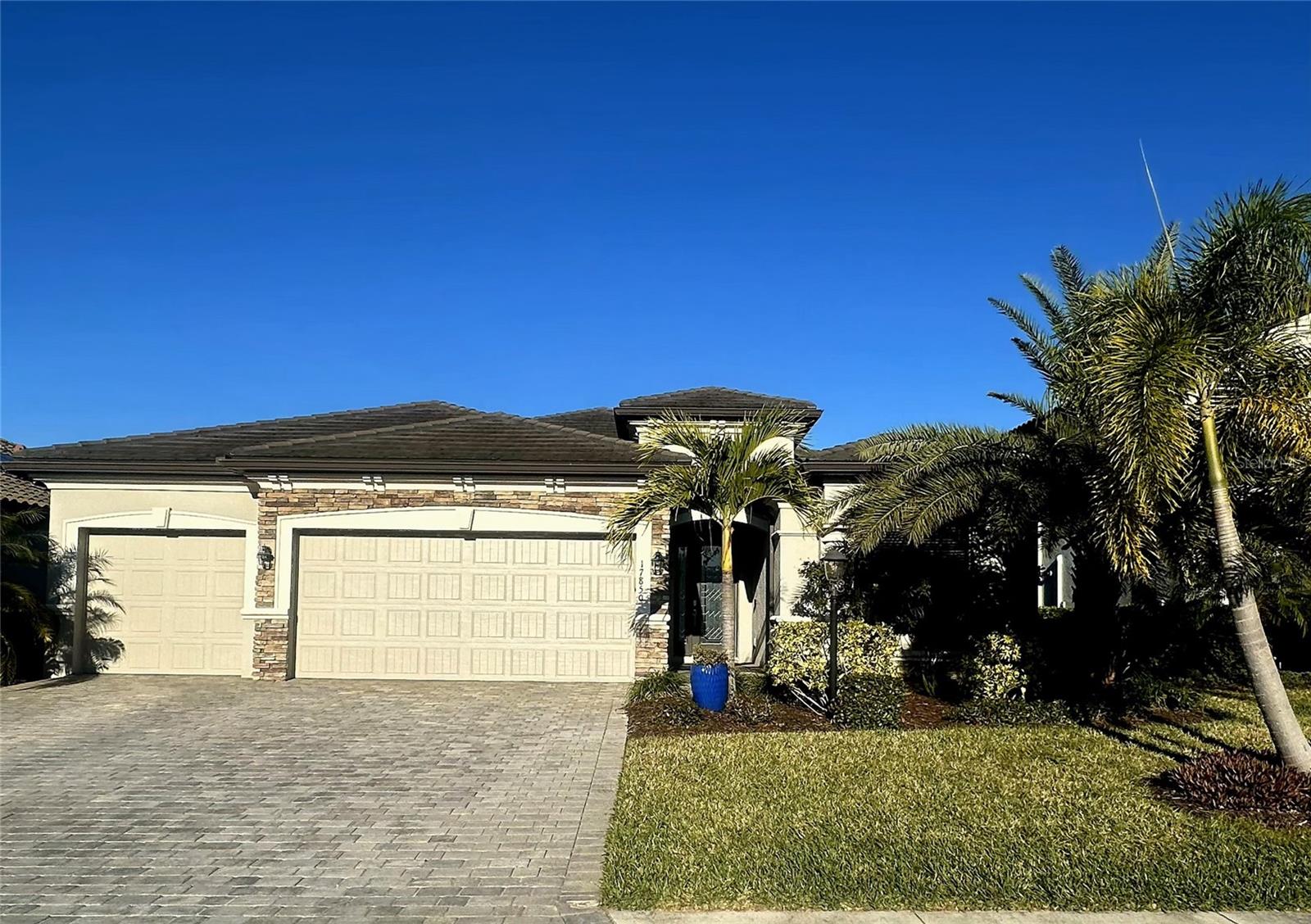 Listing Details for 17850 Polo Trail, LAKEWOOD RANCH, FL 34211