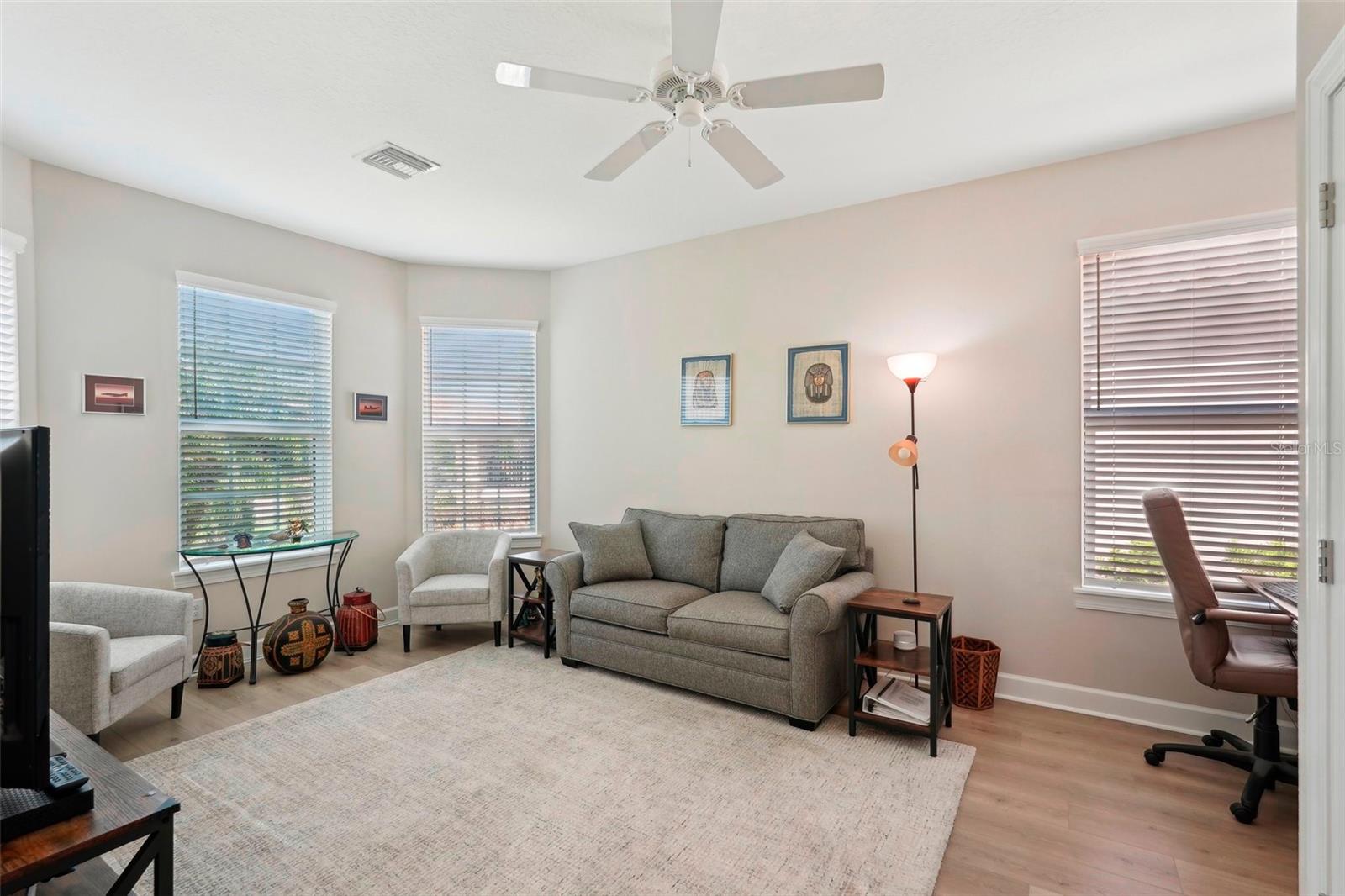 Image 17 of 68 For 10802 Seasons Way