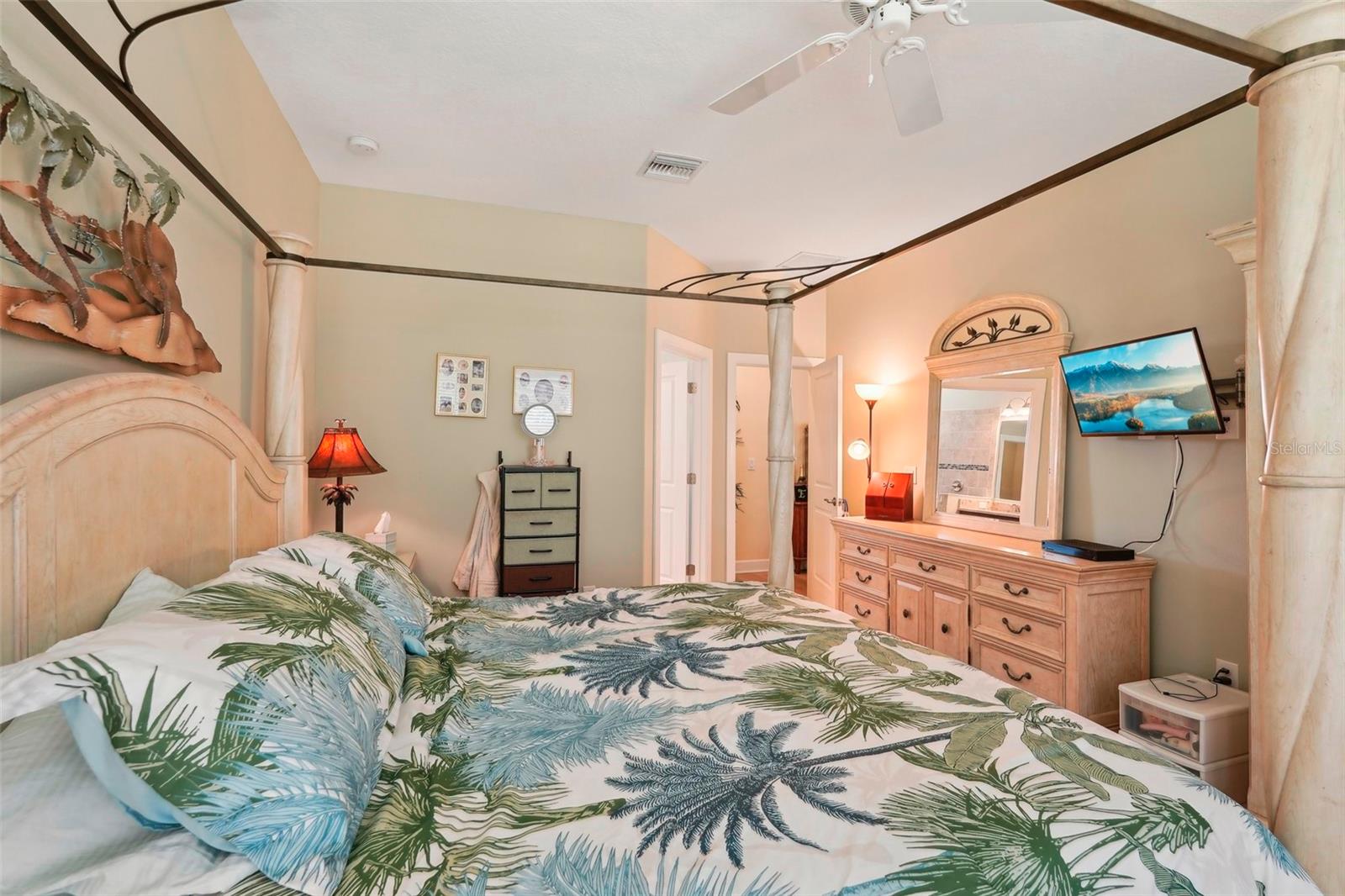 Image 31 of 68 For 10802 Seasons Way