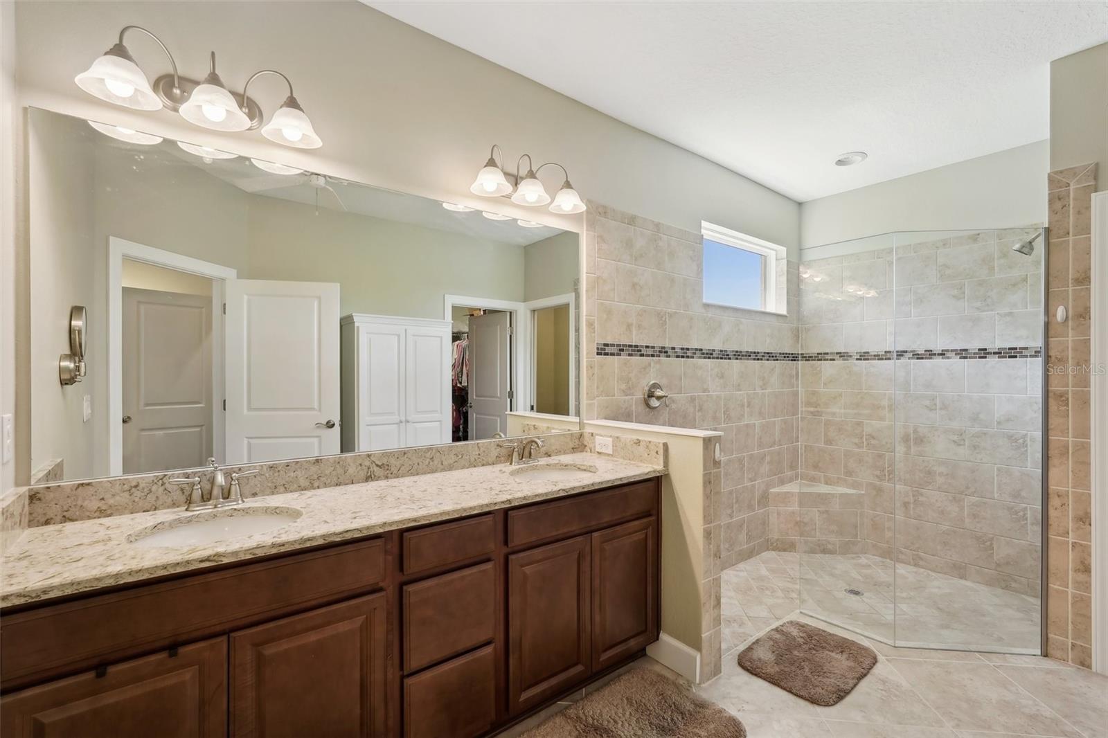 Image 32 of 68 For 10802 Seasons Way