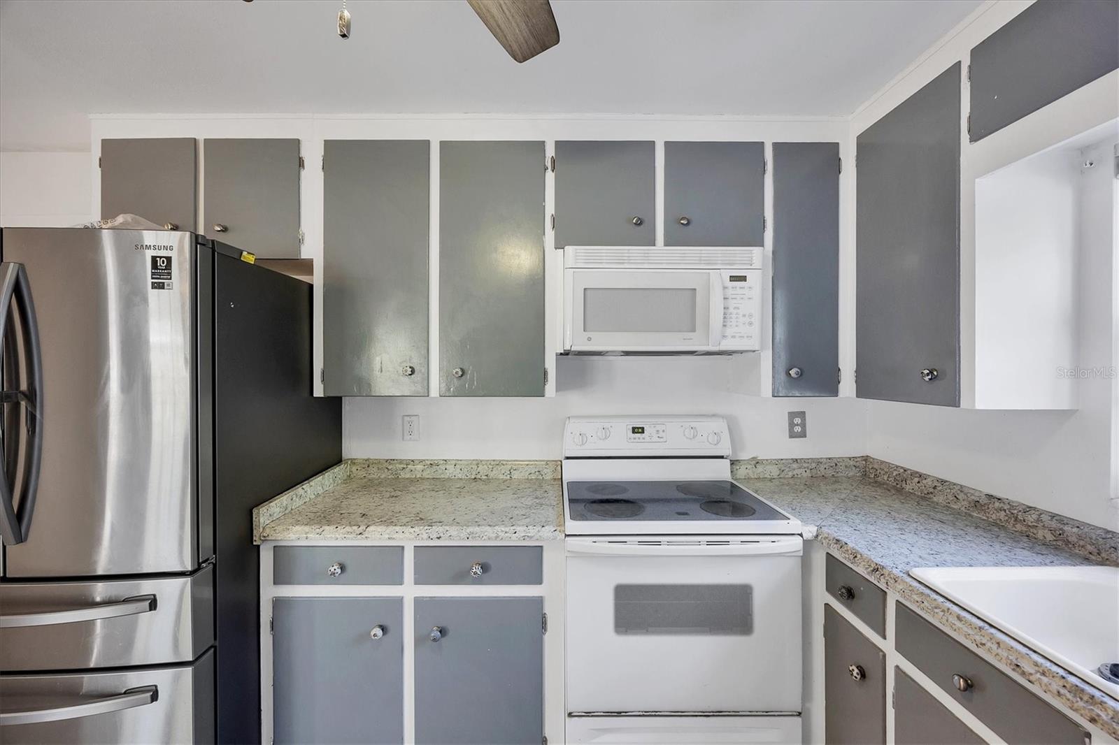 Image 10 of 28 For 2945 Michigan Street