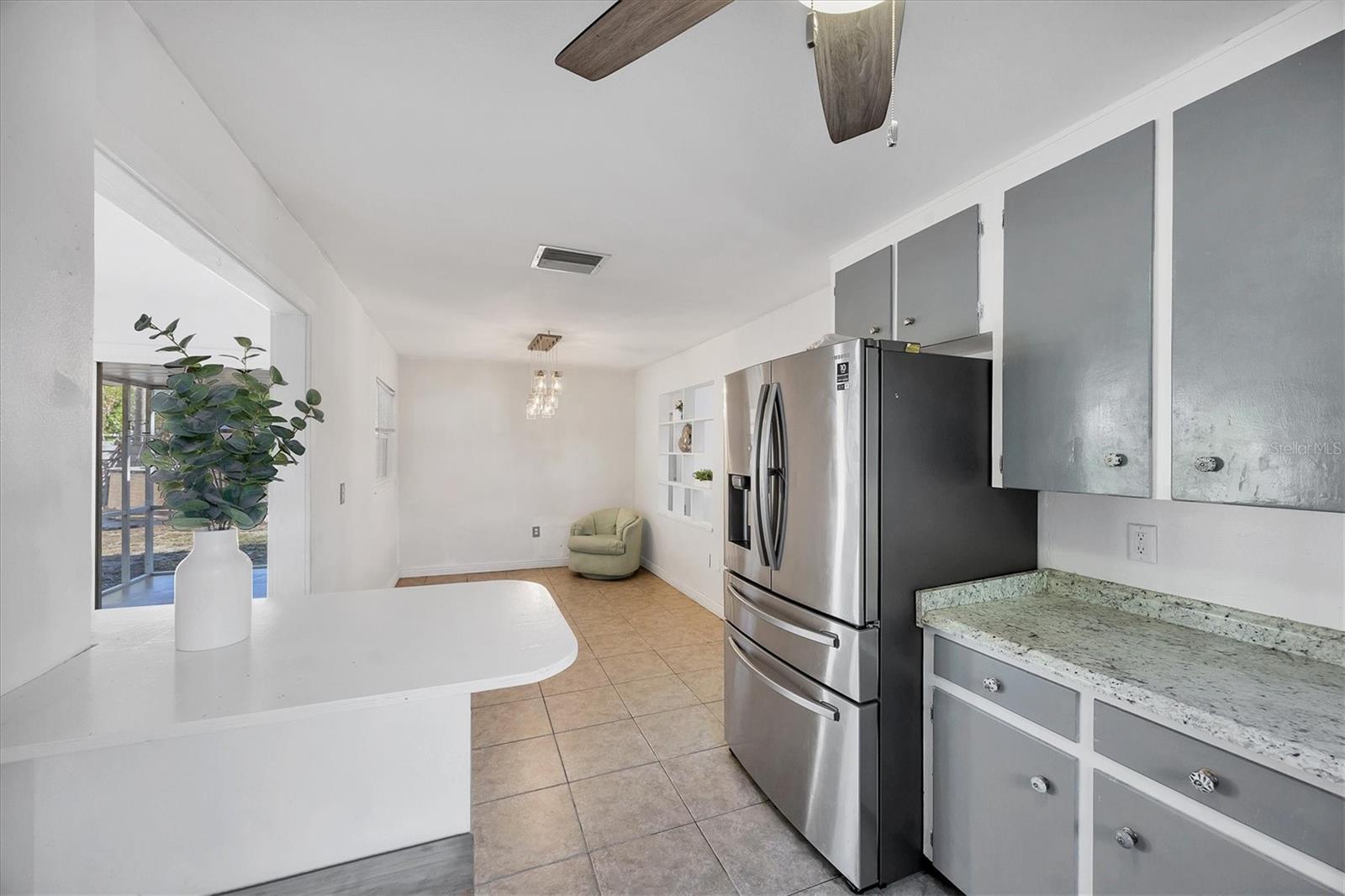 Image 11 of 28 For 2945 Michigan Street