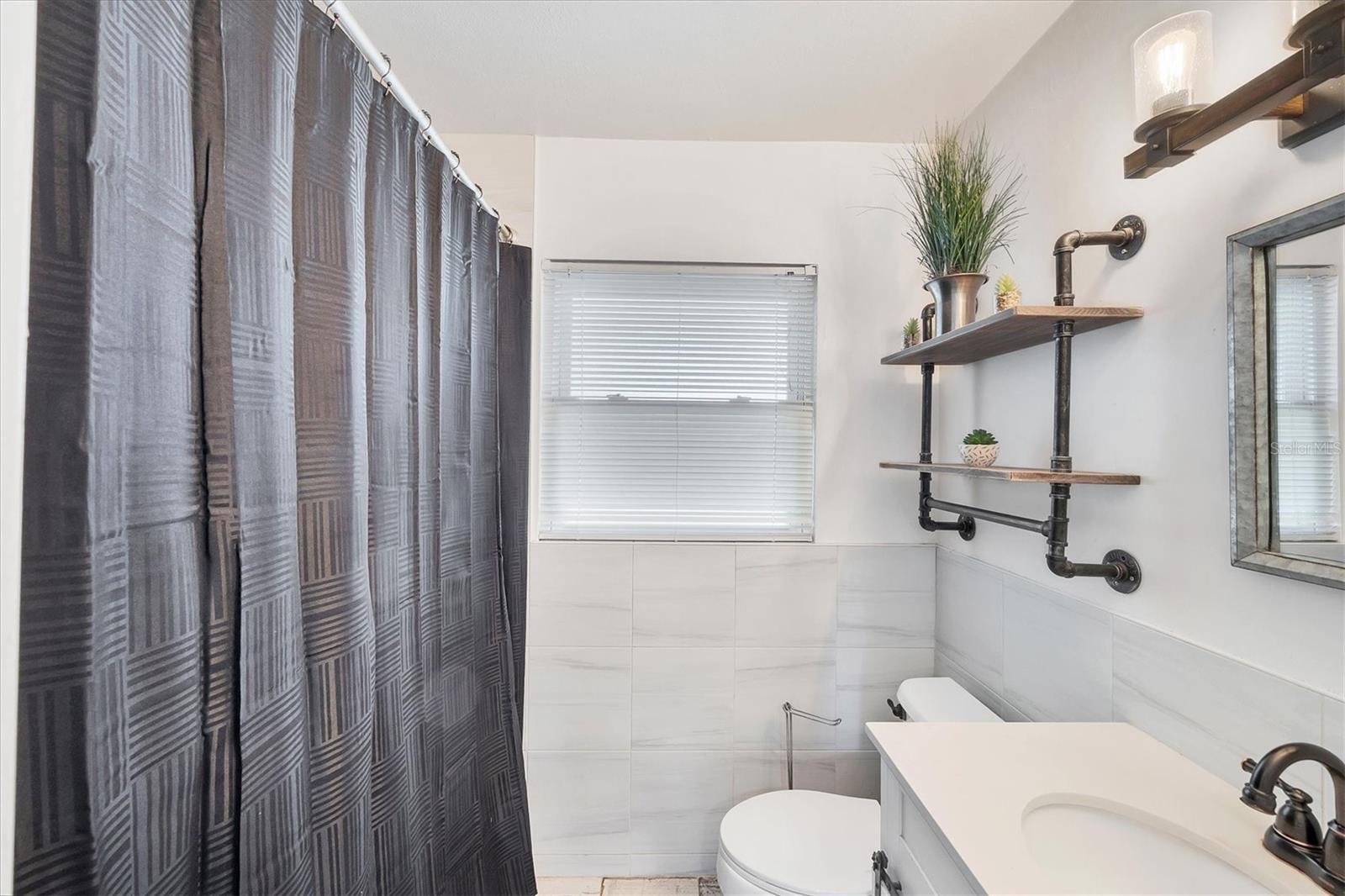 Image 19 of 28 For 2945 Michigan Street