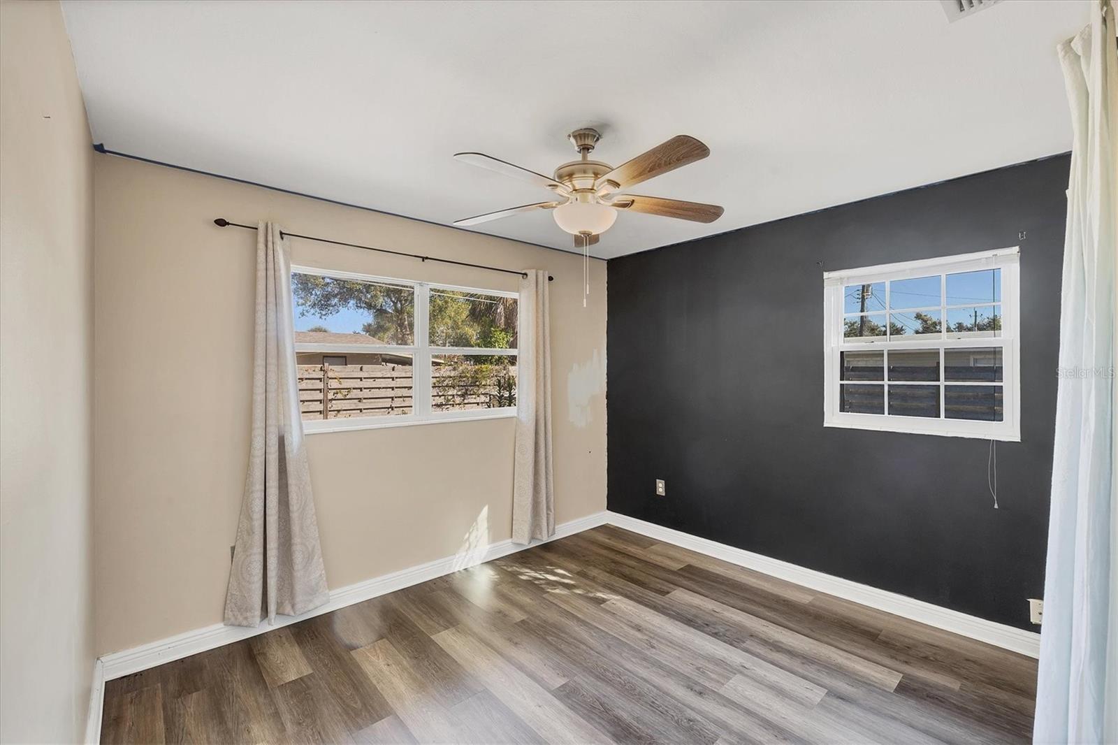 Image 21 of 28 For 2945 Michigan Street