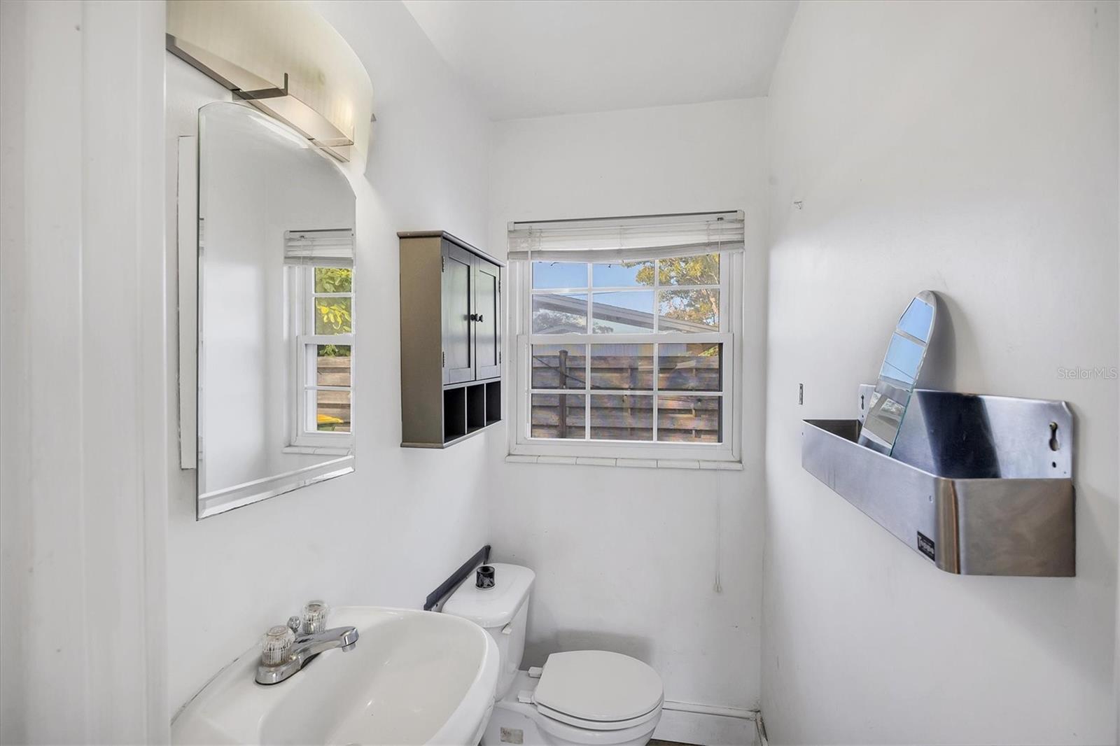 Image 22 of 28 For 2945 Michigan Street