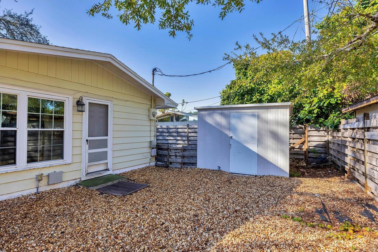 Image 26 of 28 For 2945 Michigan Street