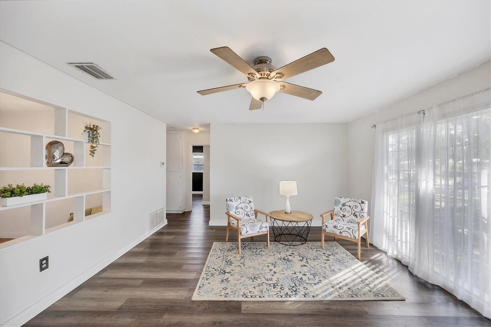 Image 5 of 28 For 2945 Michigan Street