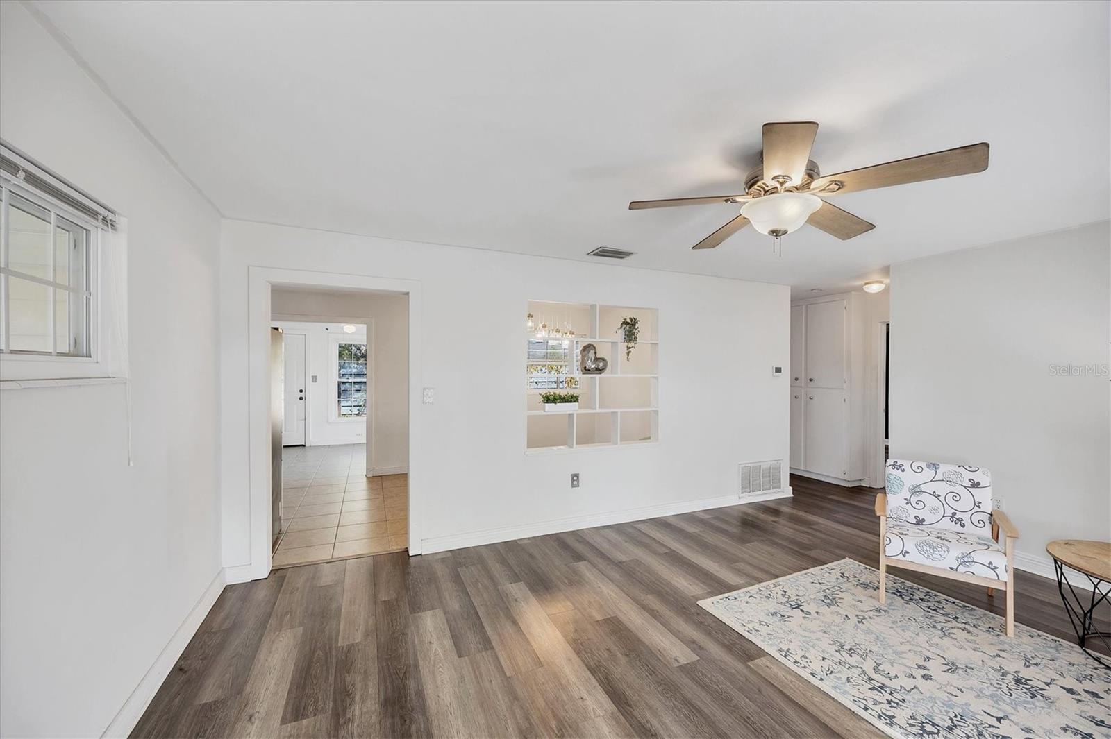 Image 6 of 28 For 2945 Michigan Street