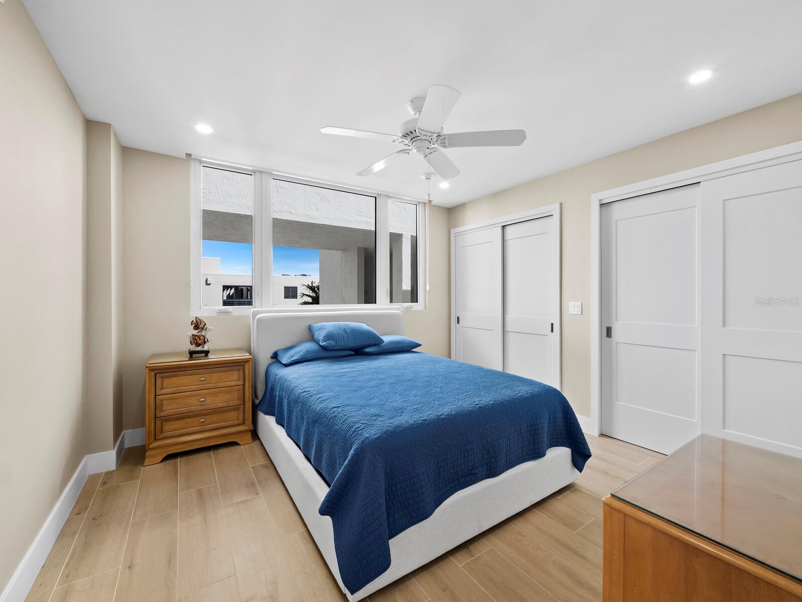 Image 28 of 57 For 1135 Gulf Of Mexico Drive 605