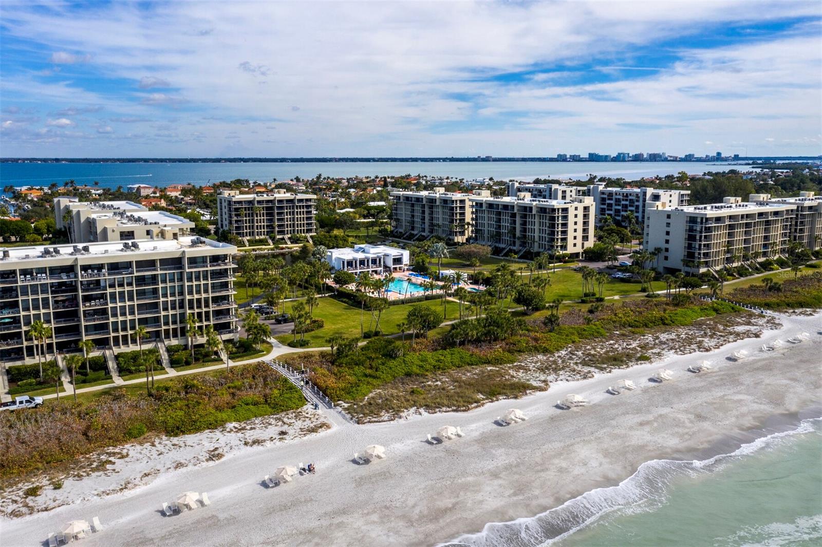 Image 37 of 57 For 1135 Gulf Of Mexico Drive 605