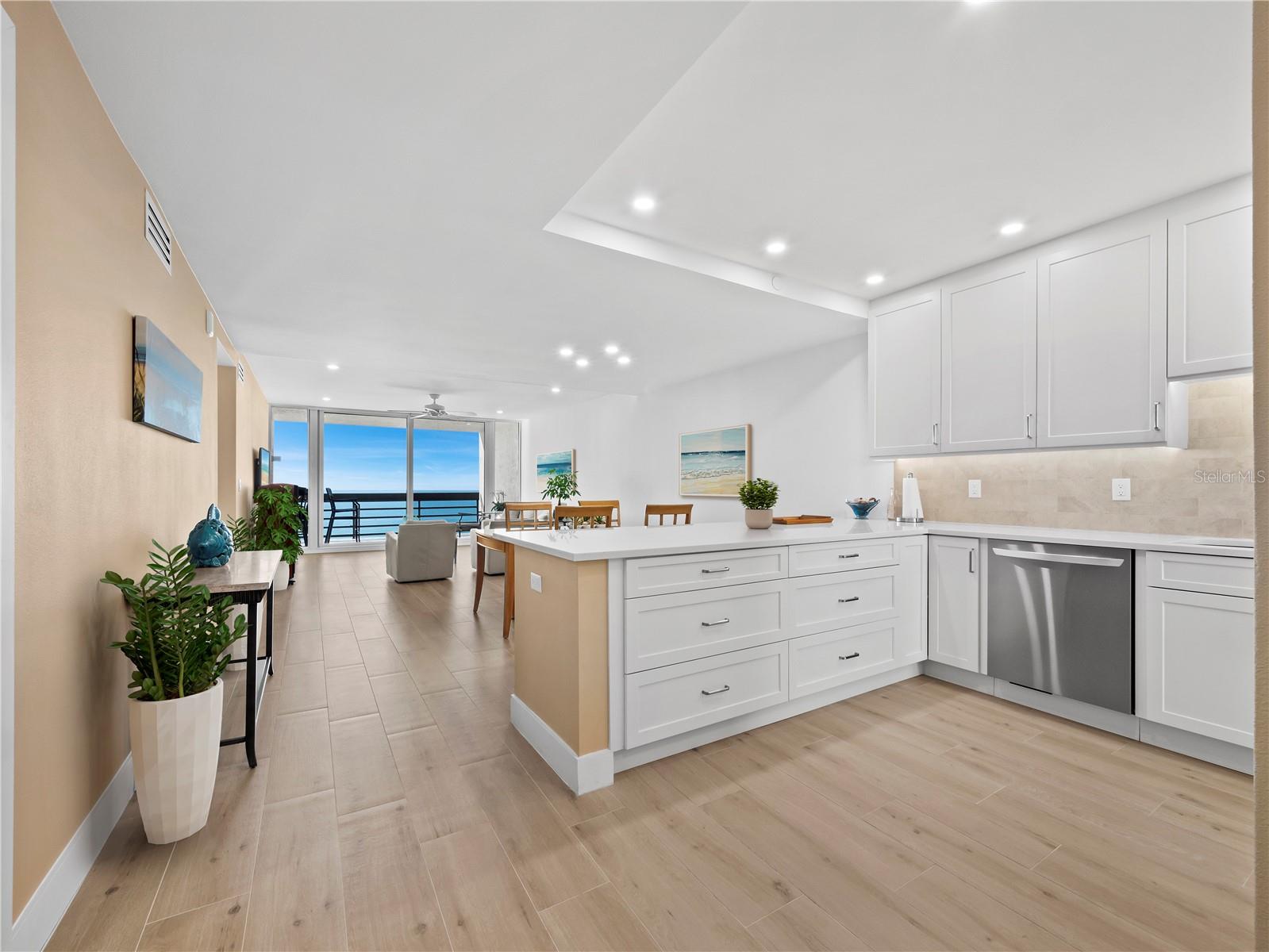 Image 4 of 57 For 1135 Gulf Of Mexico Drive 605