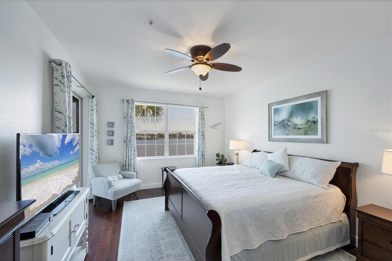 Image 26 of 52 For 1141 Riverscape St  C