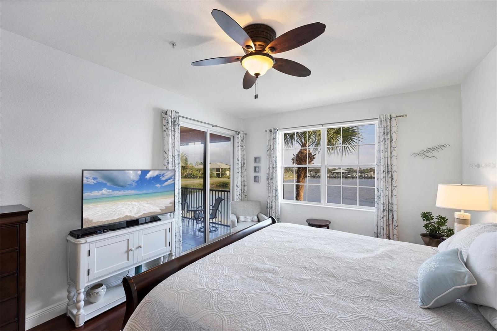 Image 27 of 52 For 1141 Riverscape St  C