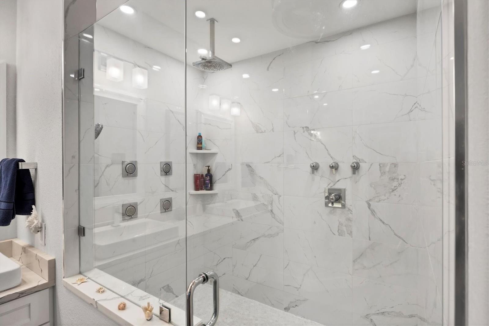 Image 32 of 52 For 1141 Riverscape St  C