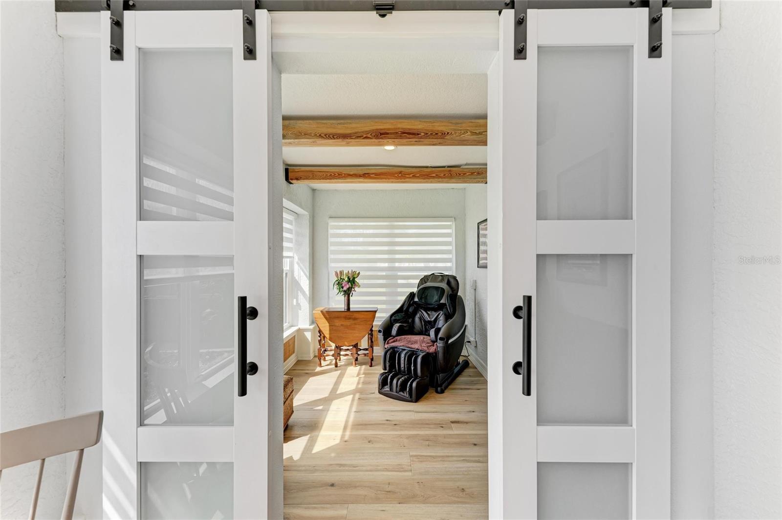 Image 42 of 70 For 279 Park Forest Boulevard