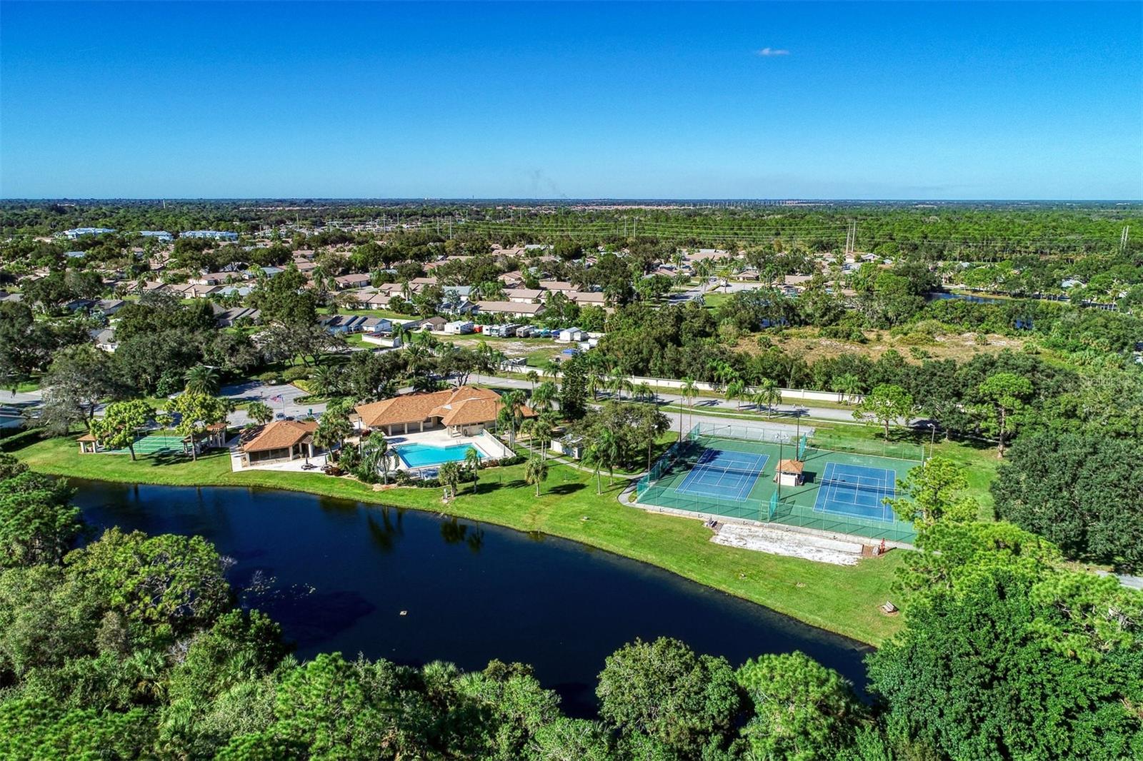 Image 57 of 70 For 279 Park Forest Boulevard