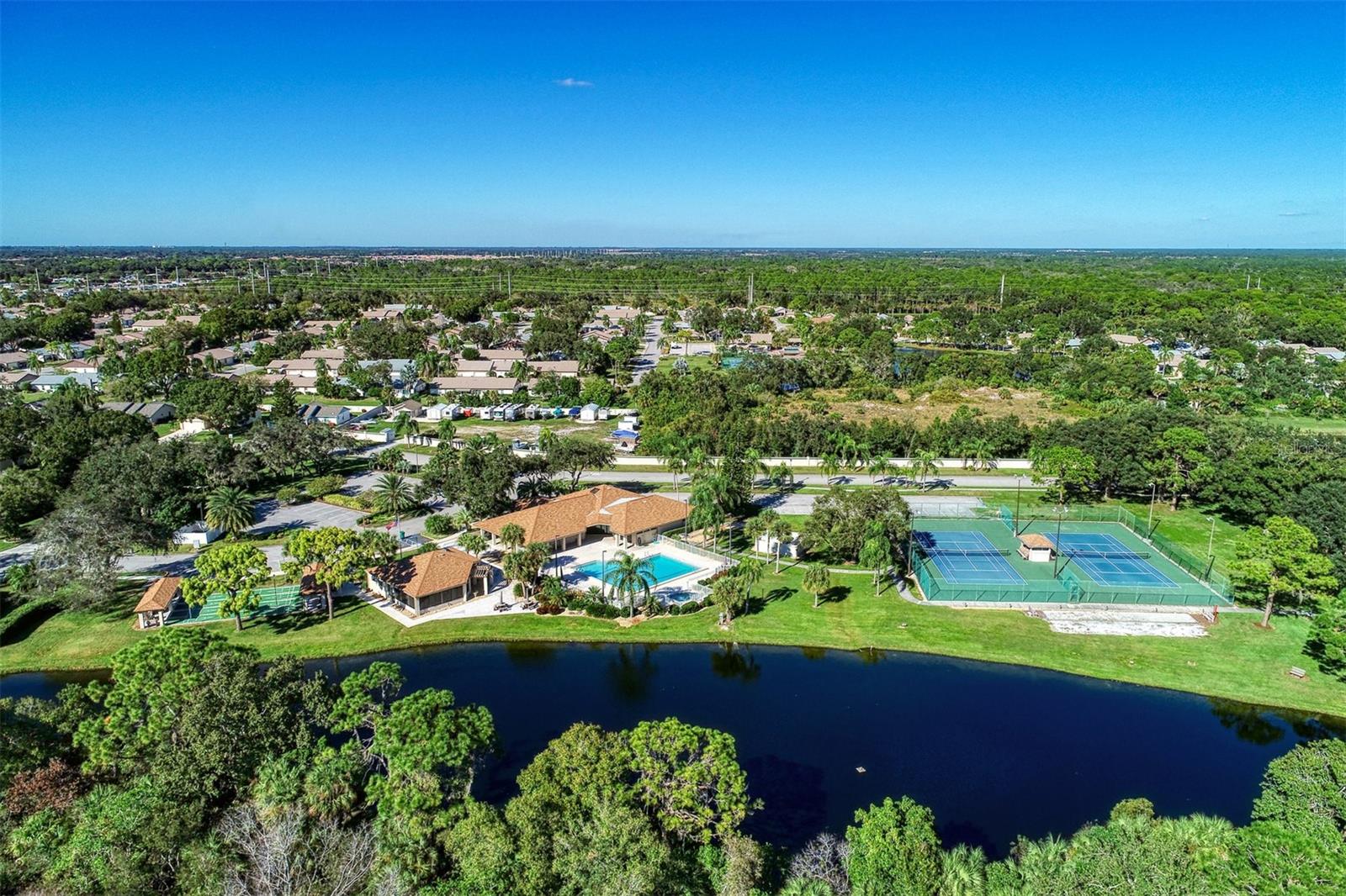 Image 58 of 70 For 279 Park Forest Boulevard