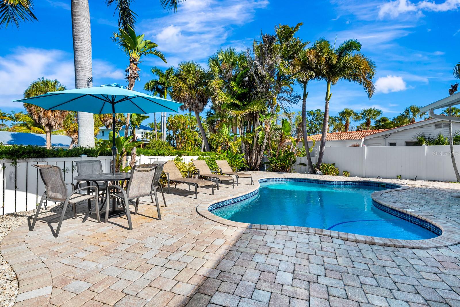 Image 11 of 52 For 207 75th Street E