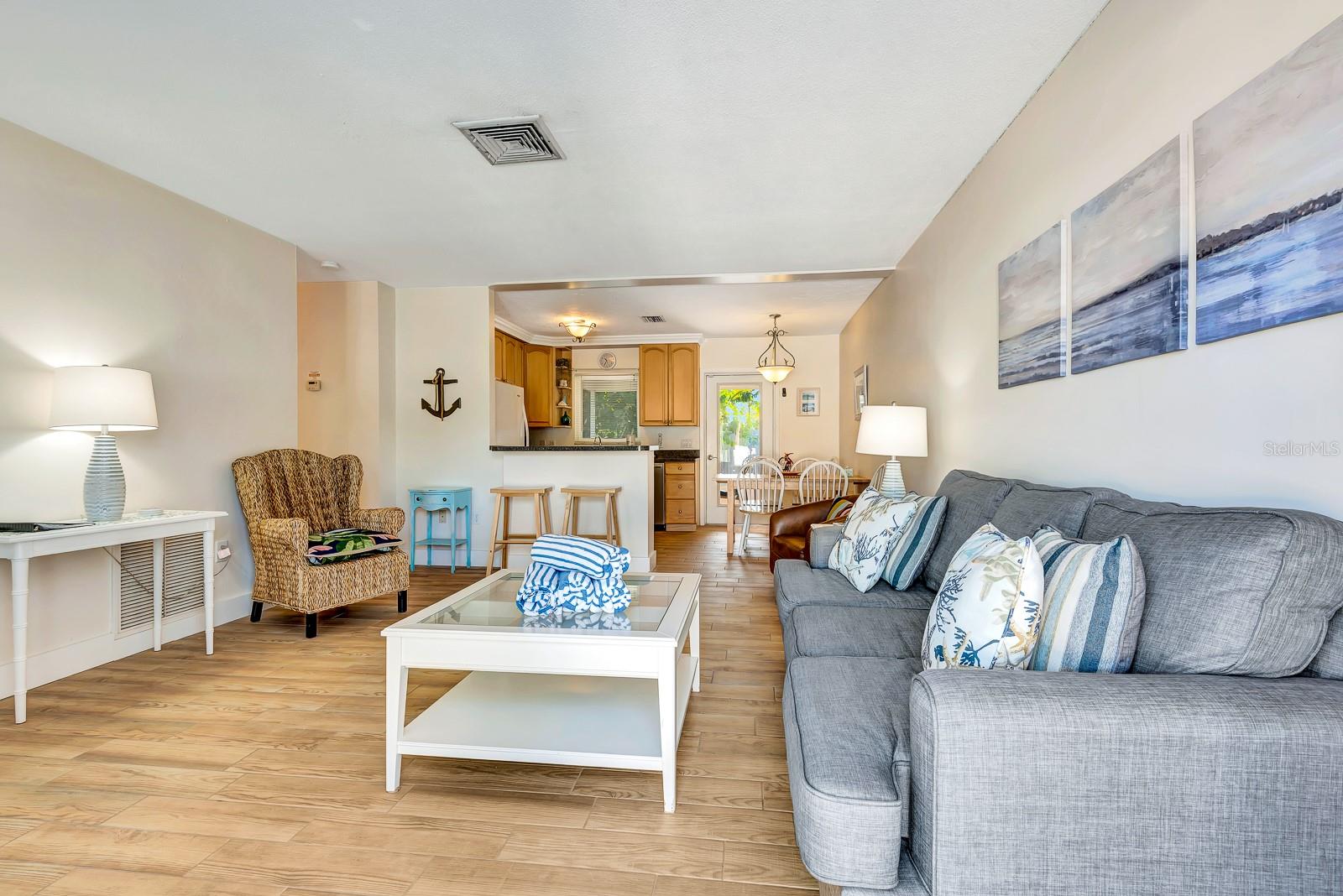 Image 12 of 52 For 207 75th Street E