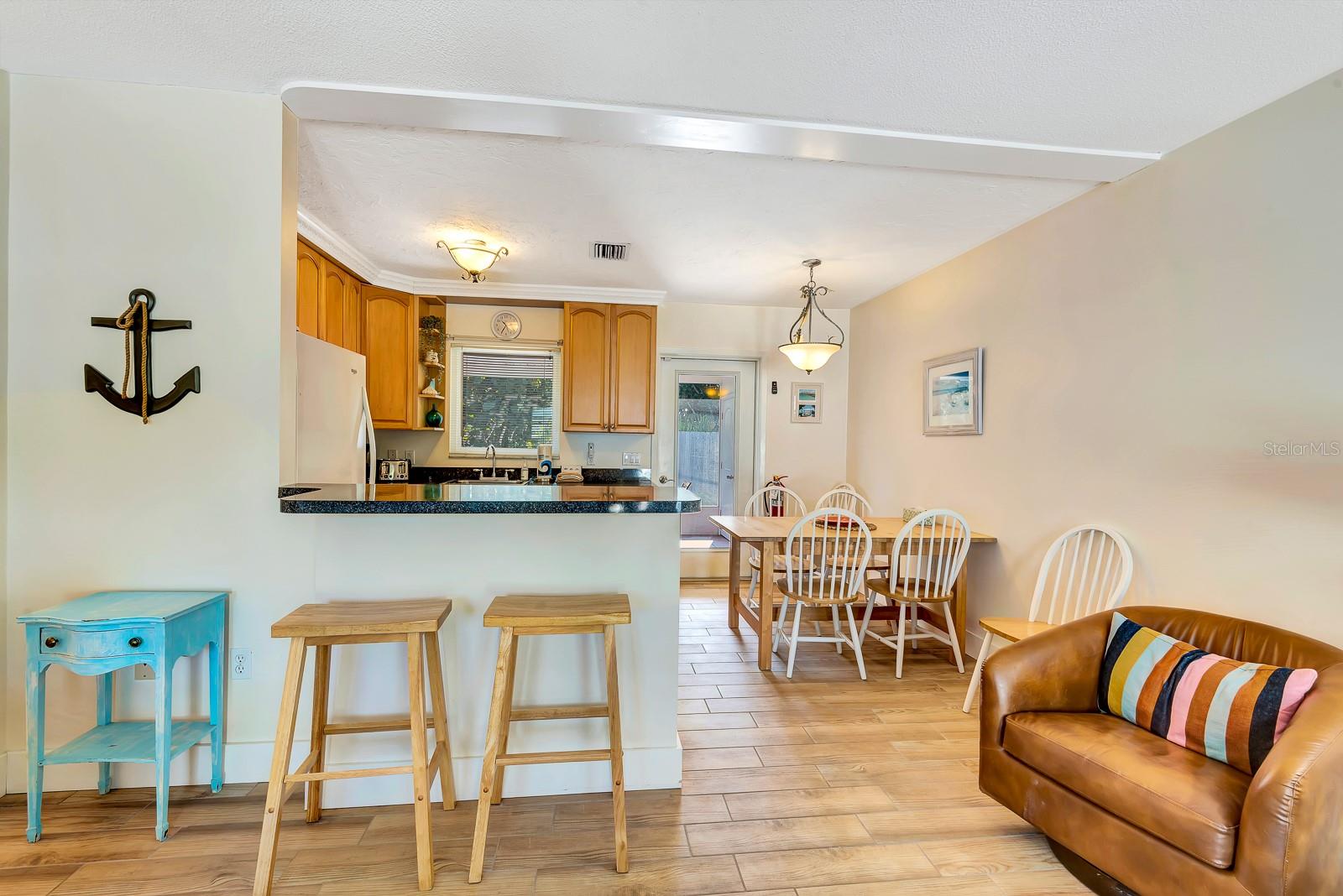 Image 17 of 52 For 207 75th Street E