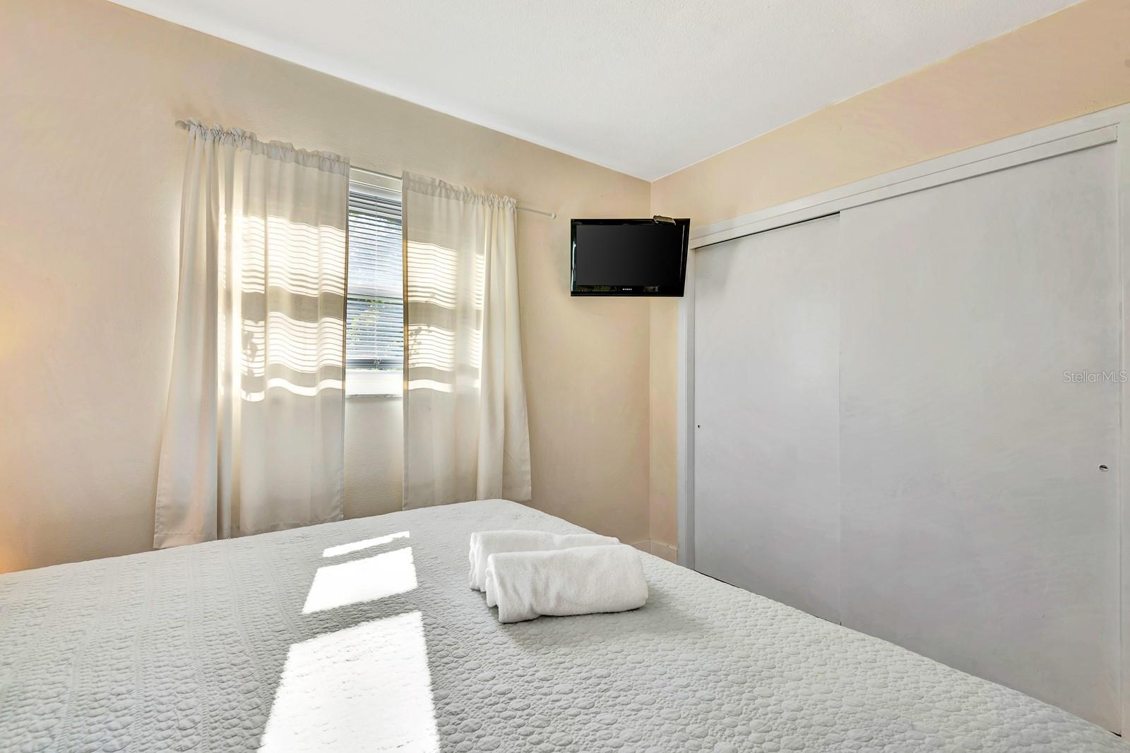 Image 31 of 52 For 207 75th Street E