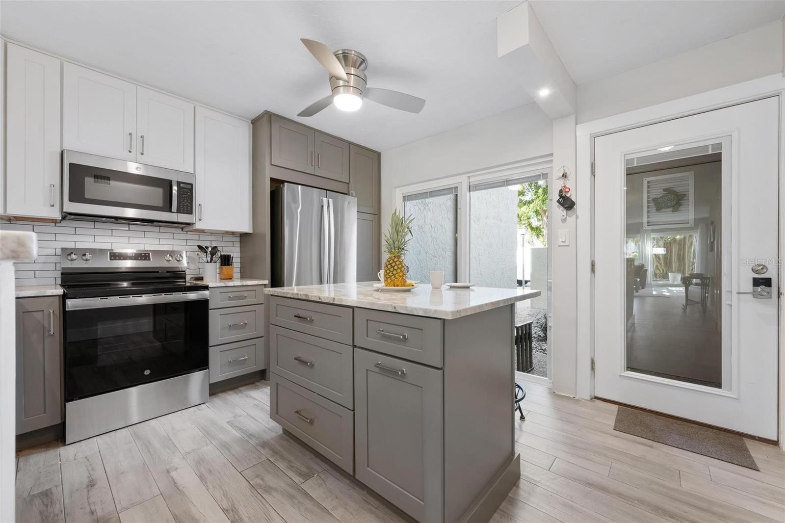 Image 10 of 28 For 5260 Gulf Of Mexico Drive 403