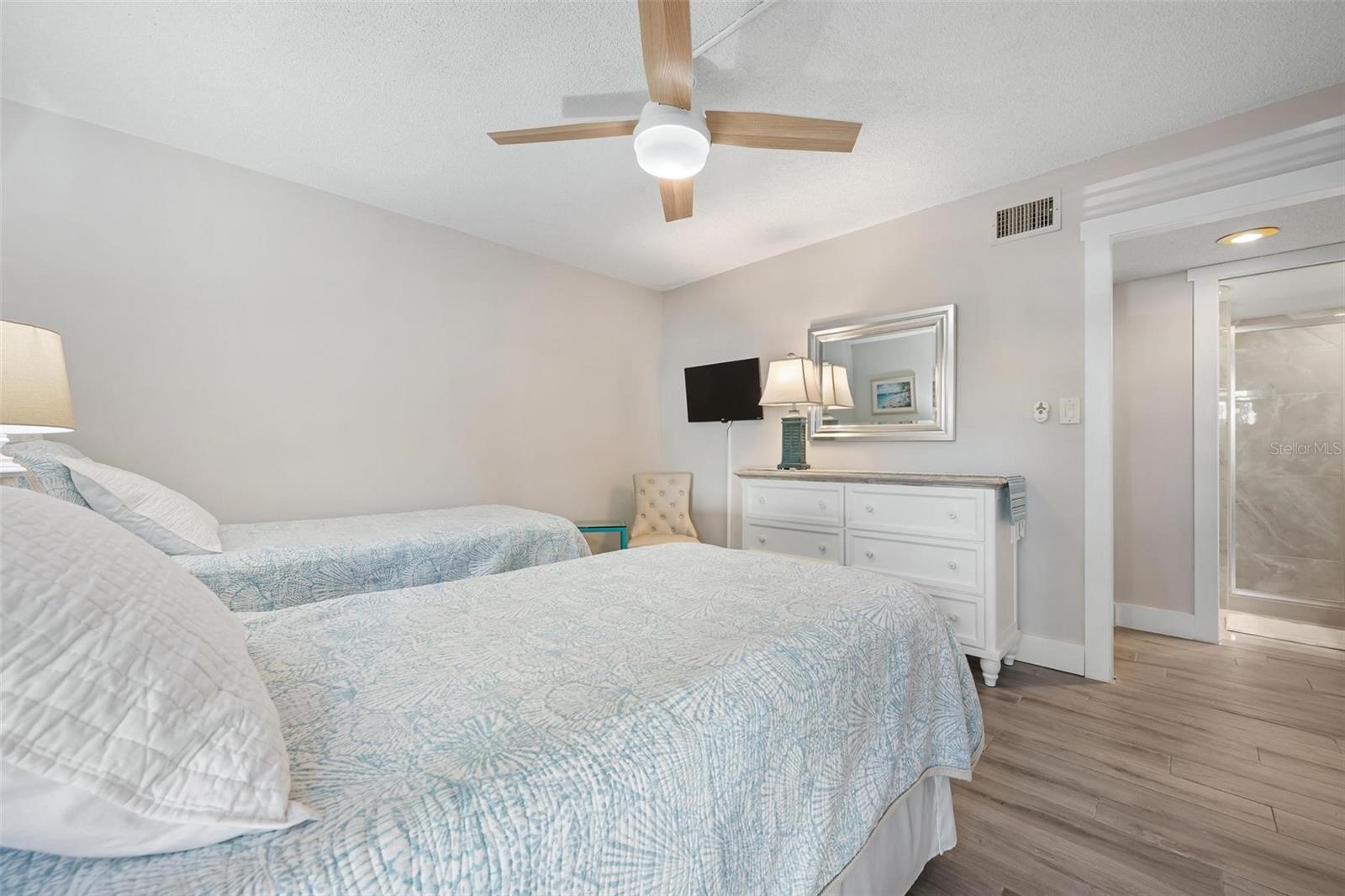 Image 17 of 28 For 5260 Gulf Of Mexico Drive 403