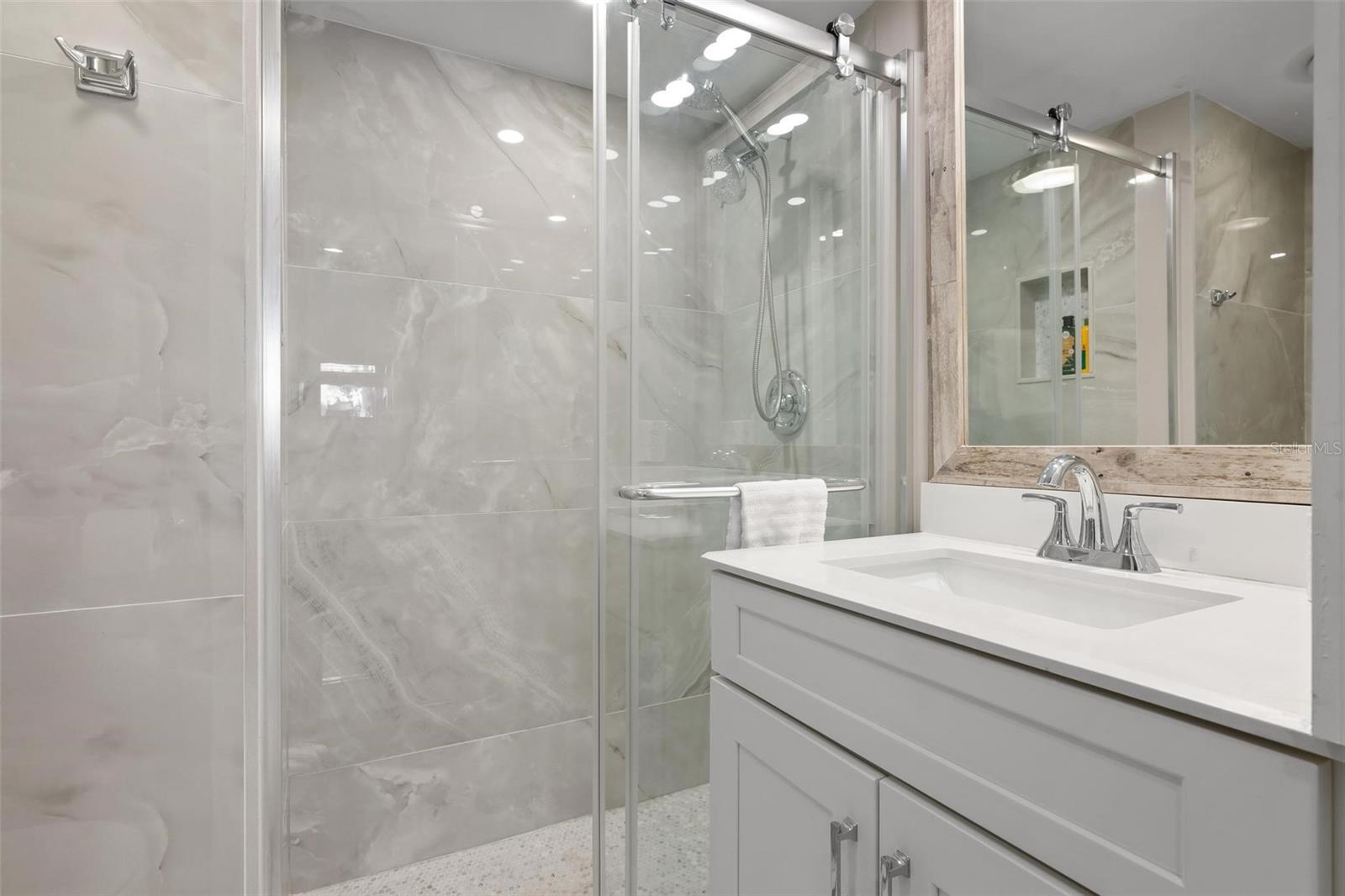 Image 19 of 28 For 5260 Gulf Of Mexico Drive 403