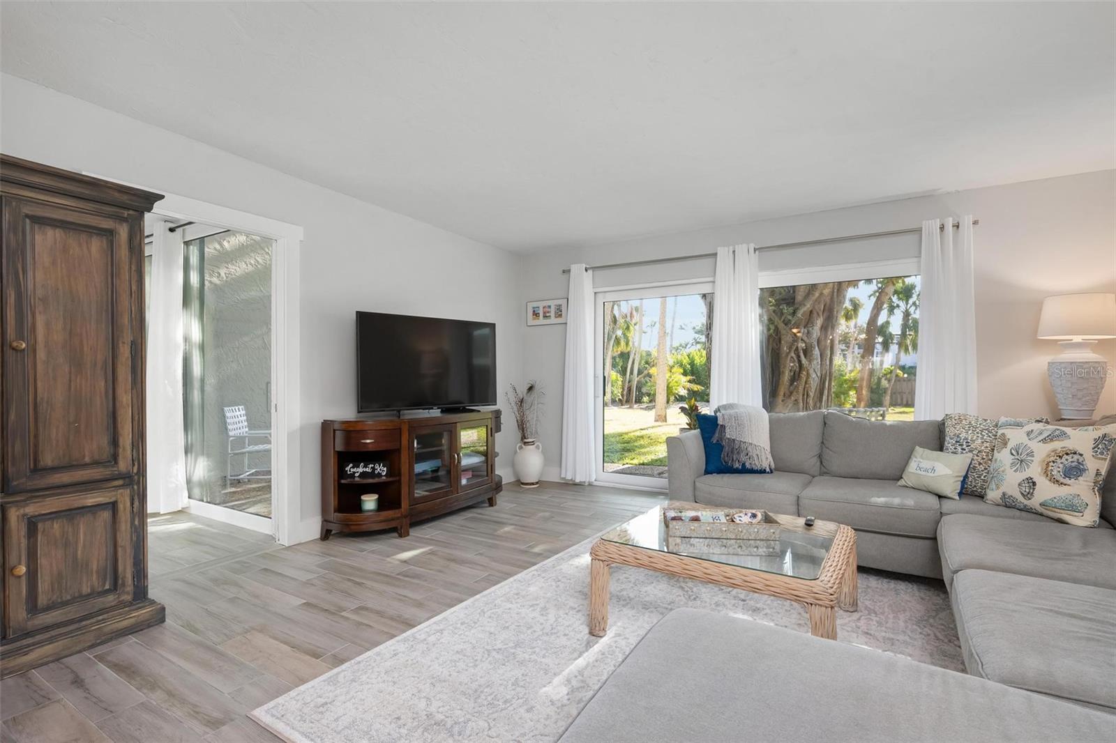 Image 6 of 28 For 5260 Gulf Of Mexico Drive 403