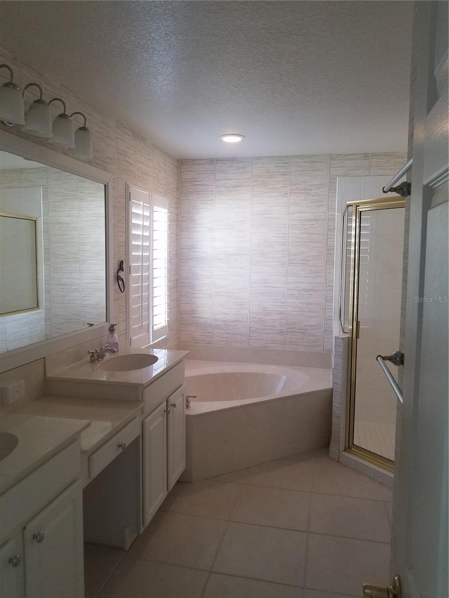 Image 12 of 18 For 5271 Highbury Circle