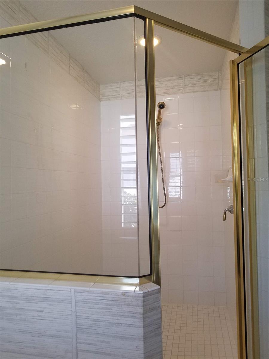 Image 13 of 18 For 5271 Highbury Circle