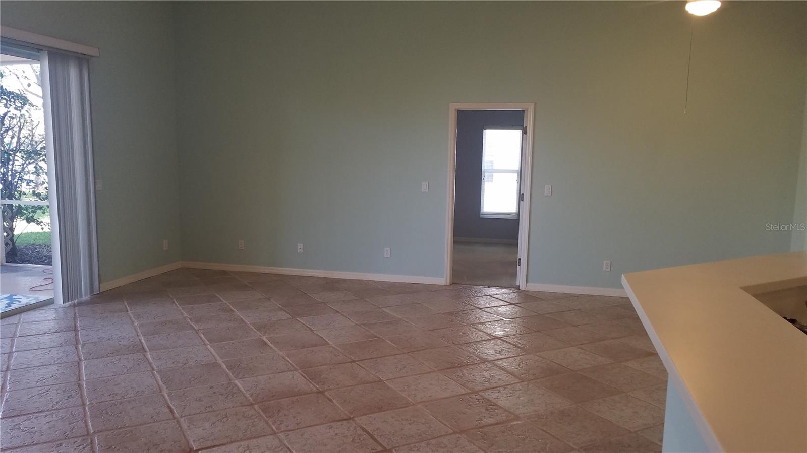 Image 3 of 18 For 5271 Highbury Circle