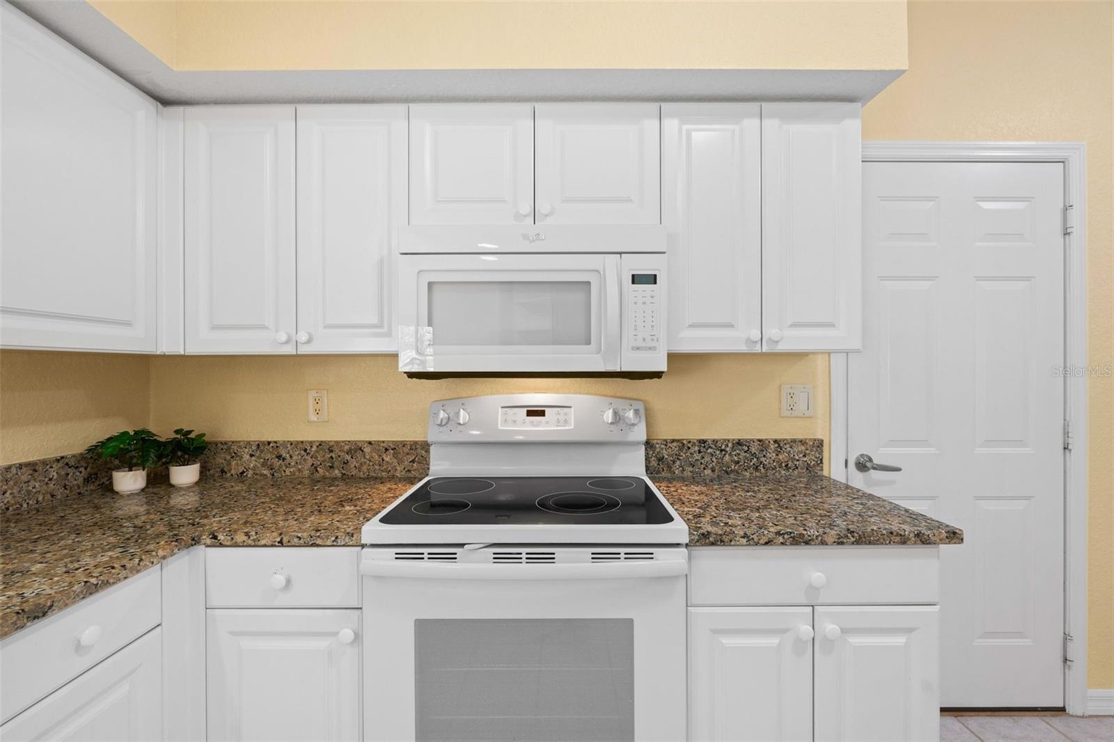 Image 21 of 95 For 7123 Strand Circle