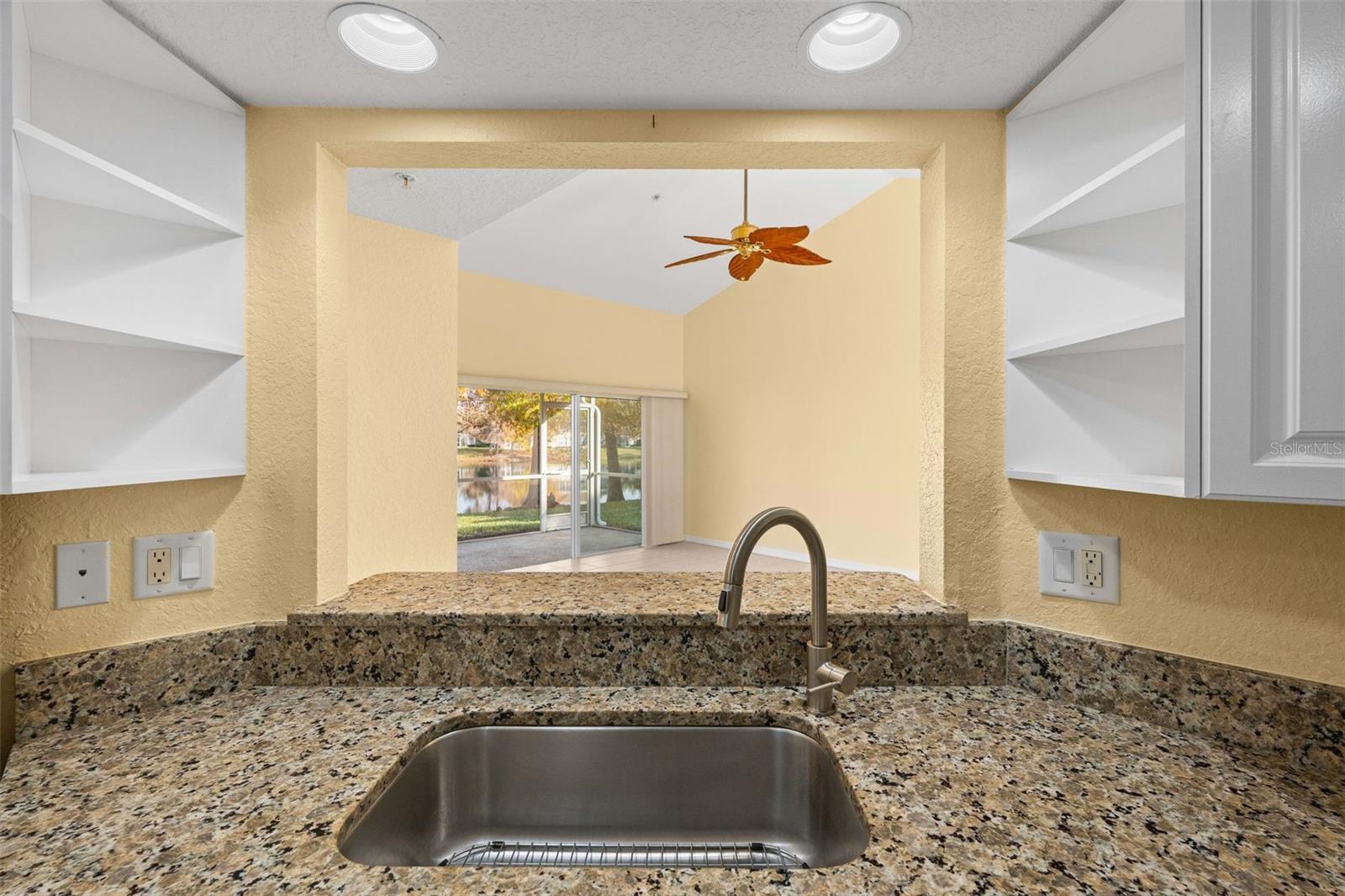 Image 22 of 95 For 7123 Strand Circle