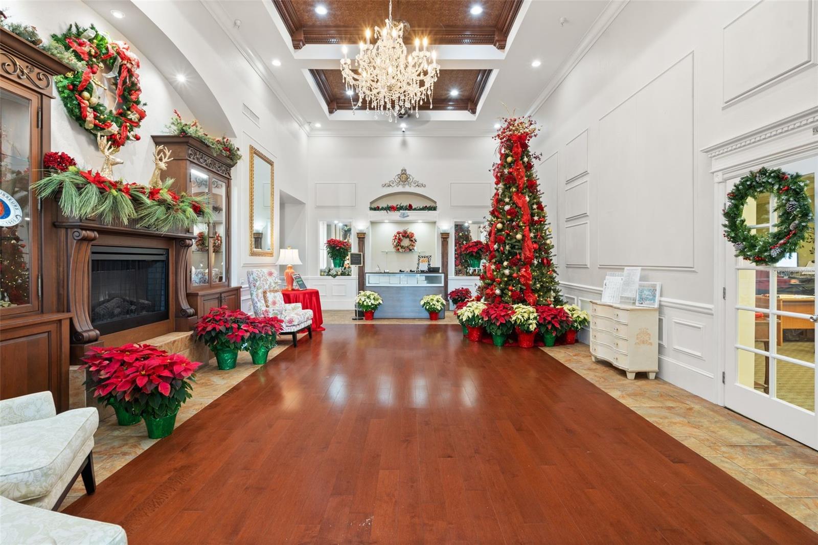 Image 61 of 95 For 7123 Strand Circle