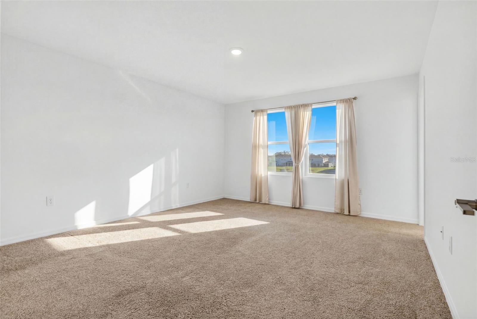 Image 18 of 53 For 5734 Archipelago Street