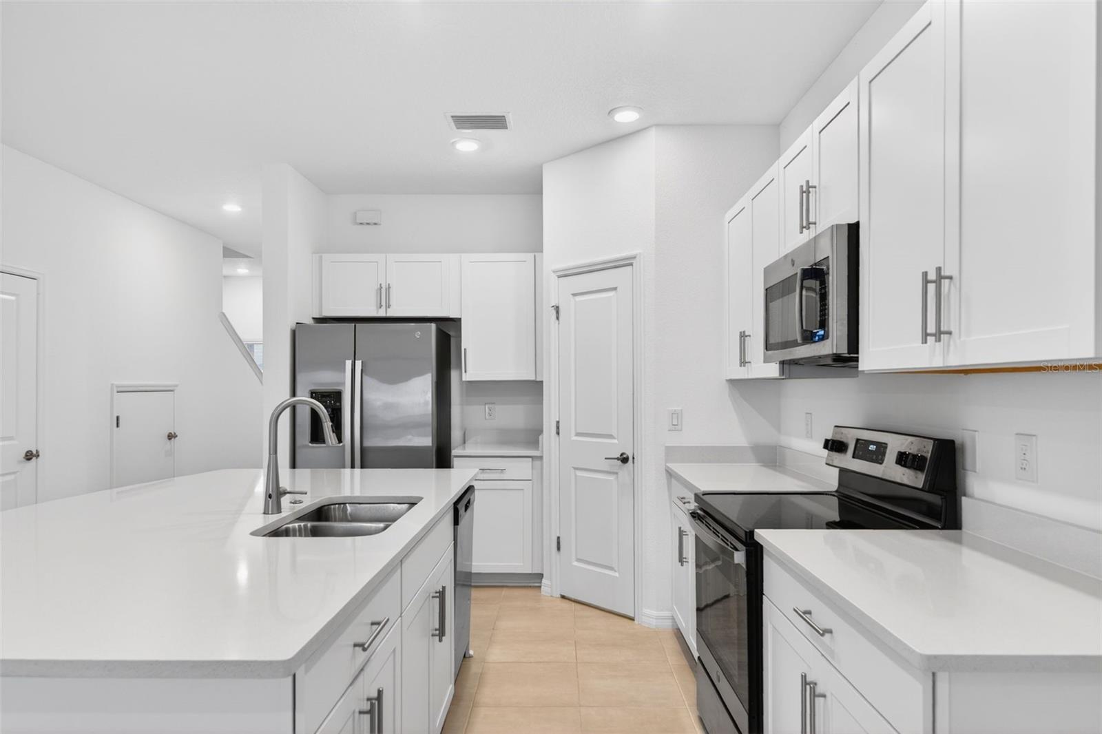 Image 4 of 53 For 5734 Archipelago Street