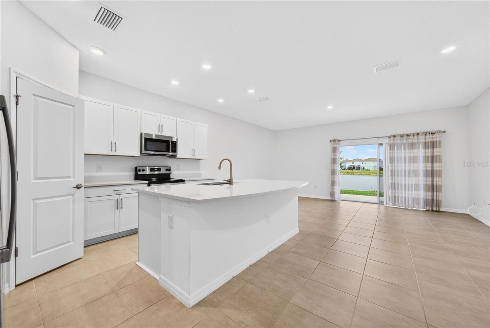 Image 6 of 53 For 5734 Archipelago Street