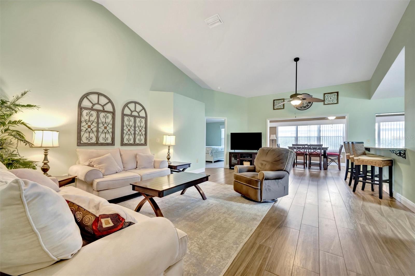 Image 10 of 51 For 1612 Fairway Oaks Drive