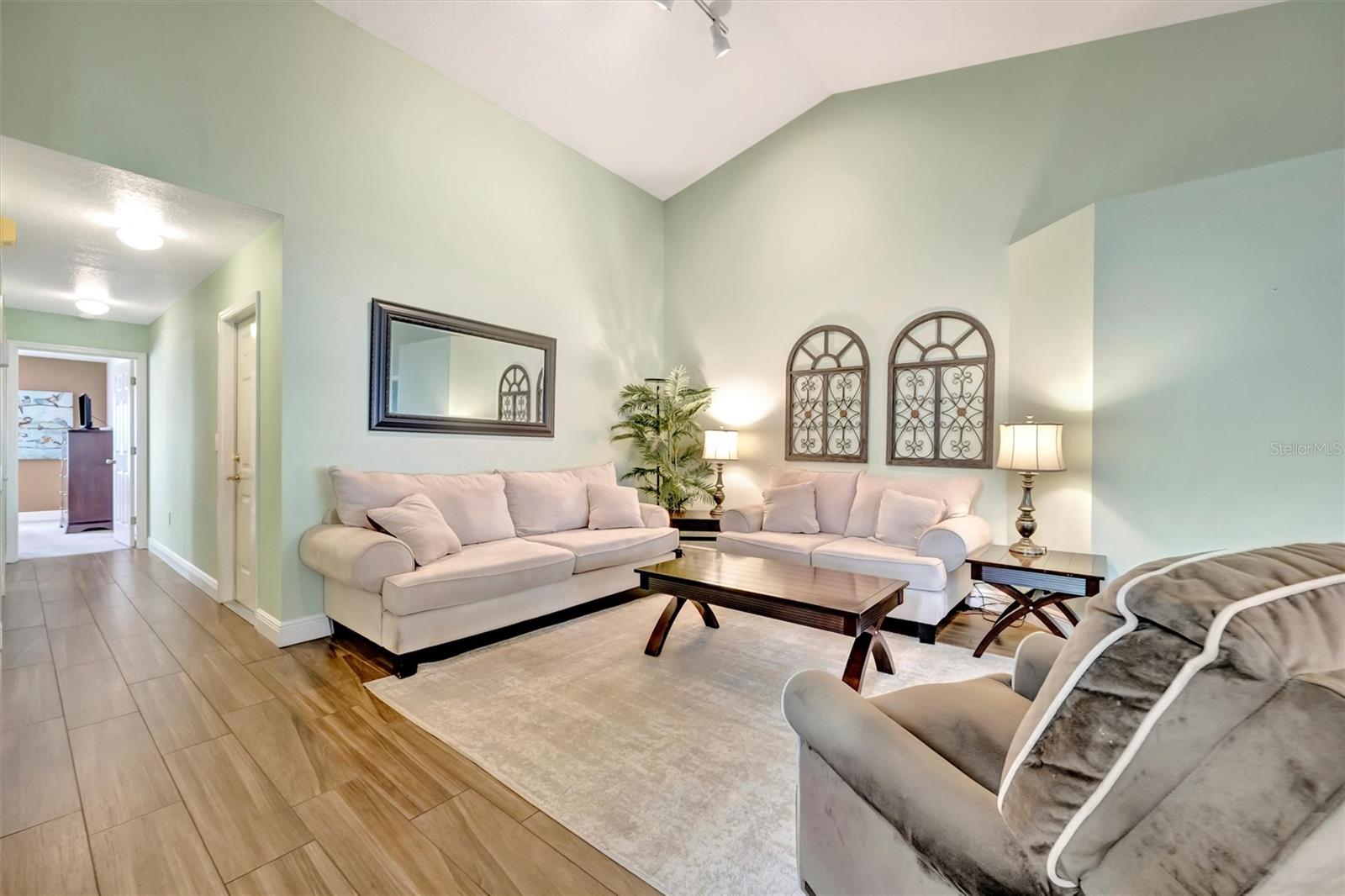 Image 11 of 51 For 1612 Fairway Oaks Drive