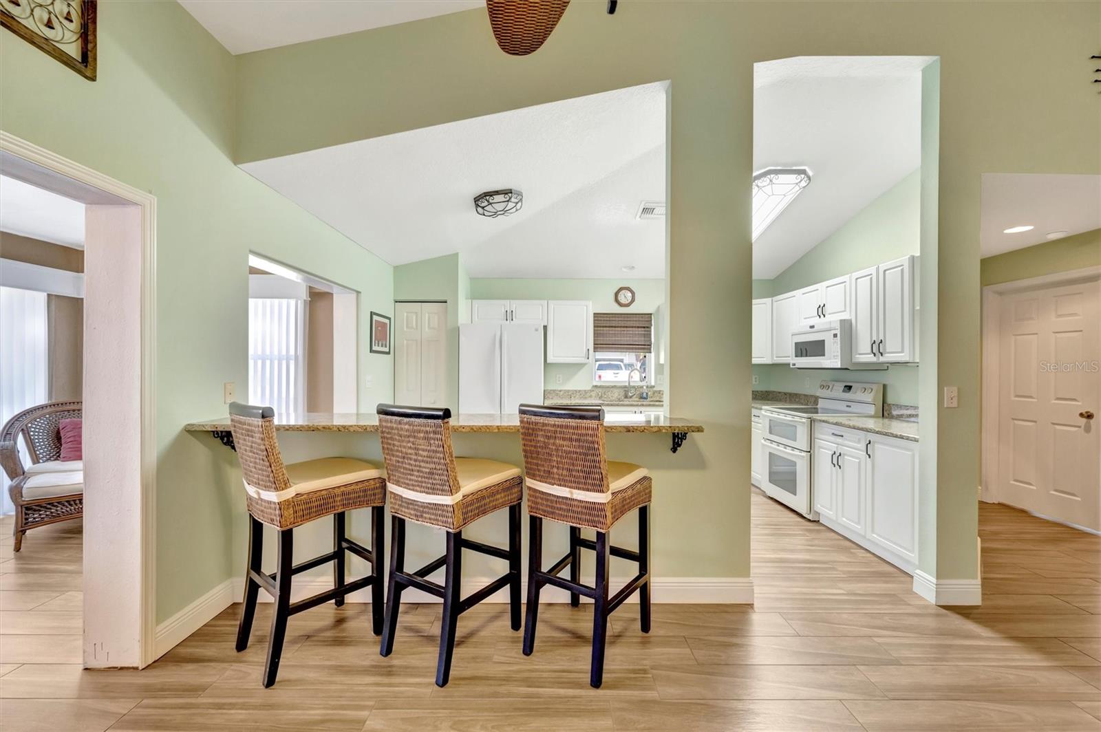 Image 14 of 51 For 1612 Fairway Oaks Drive