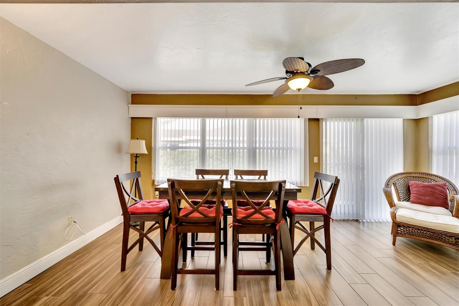 Image 17 of 51 For 1612 Fairway Oaks Drive