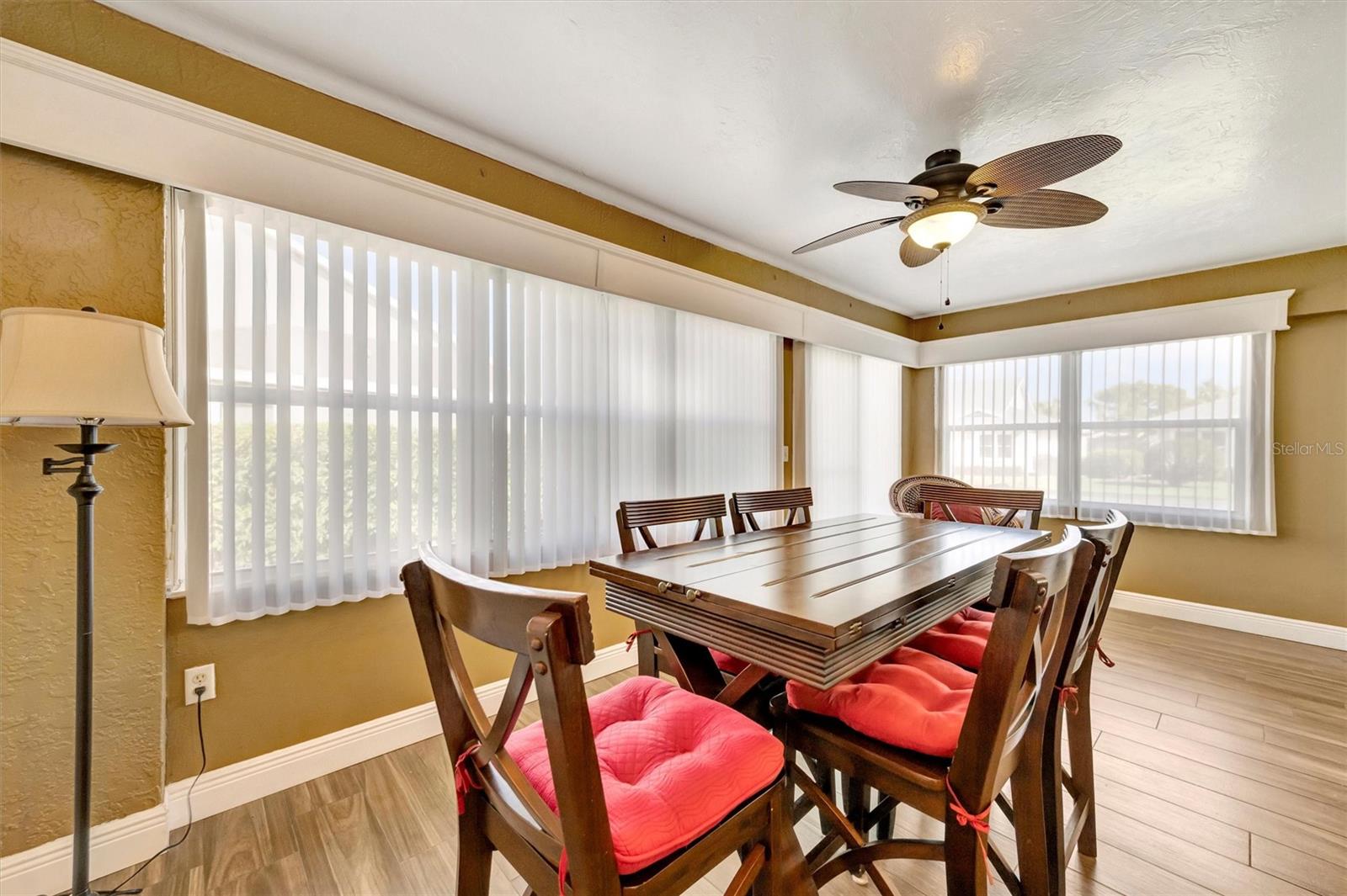 Image 18 of 51 For 1612 Fairway Oaks Drive