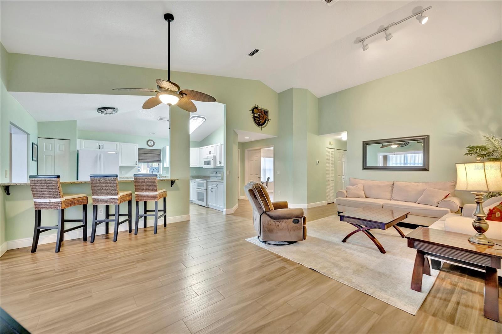 Image 31 of 51 For 1612 Fairway Oaks Drive