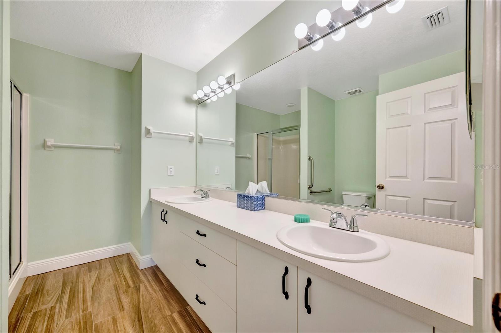 Image 37 of 51 For 1612 Fairway Oaks Drive