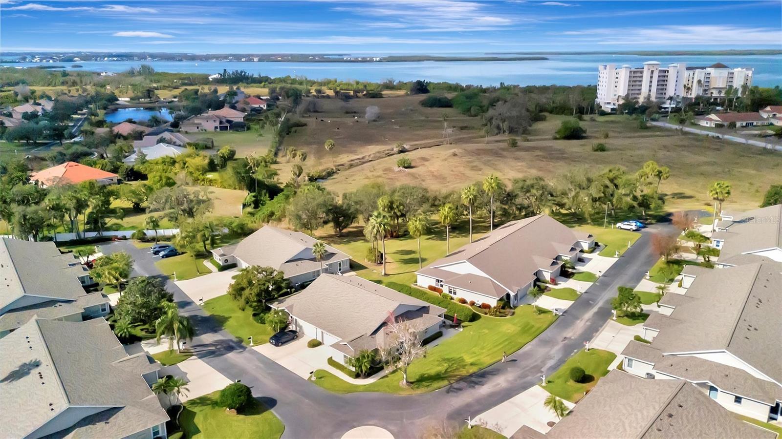 Image 4 of 51 For 1612 Fairway Oaks Drive