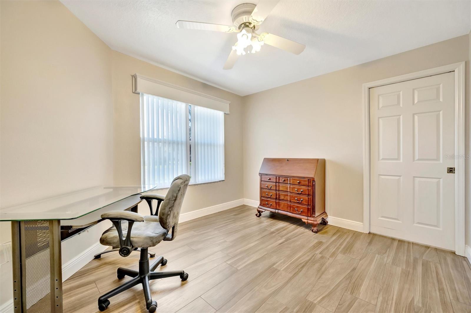 Image 7 of 51 For 1612 Fairway Oaks Drive