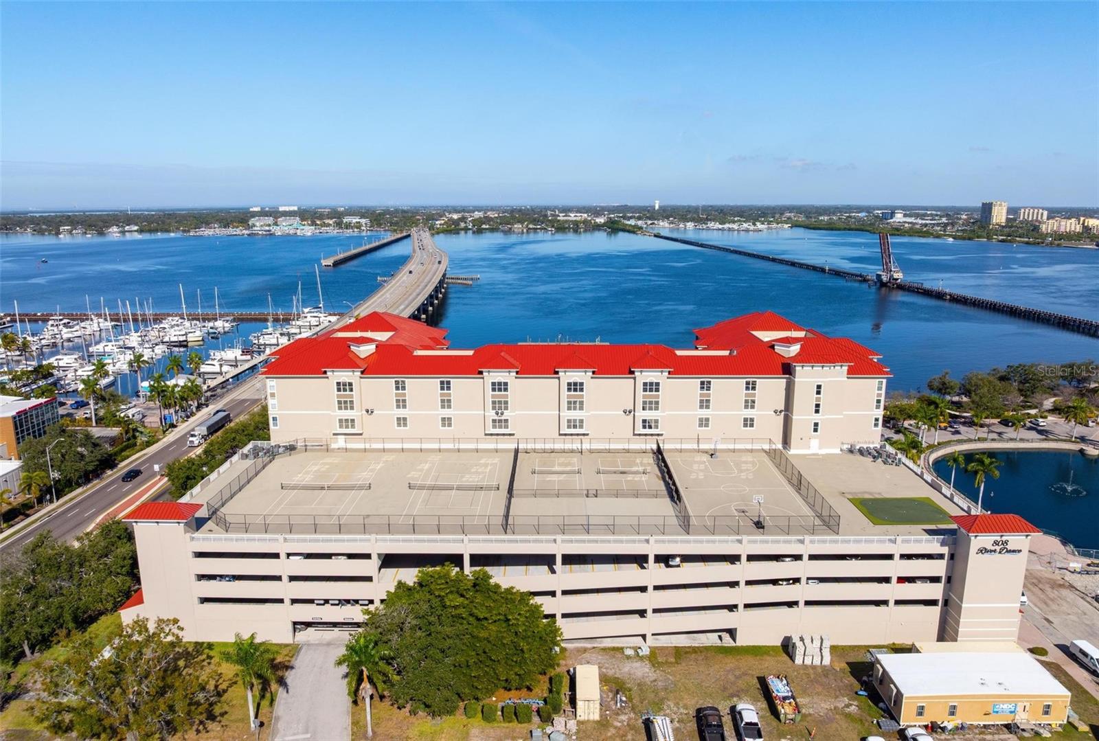 Image 2 of 42 For 808 3rd Avenue W 402